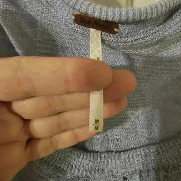 Free People sweater light blue lace embellished hi lo hem oversized Size M - Picture 3 of 5